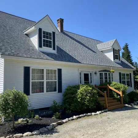Bar Harbor 5 bedroom 3 bath with hot tub and large backyard