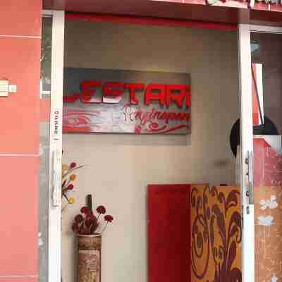 Lestari Homestay Hotel Exterior