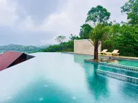 Manjoora Saddles Resorts & Spa - Infinity Pools