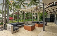 Sentient Waters: 63' Boat With Full Amenities & Sun Deck