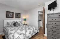 View, Pets OK, Pool, Hot Tub, Pickleball, Tennis, Basketball, Hike/Bike Trails - 4성급