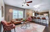 Oakley Square Sleeps 5-Fully Remodeled-Walkable - โฮมสเตย์