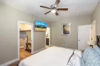 Luxurious AC Home Near Heart of Downtown, NAU, Snowbowl, Historic Route 66 - balcony