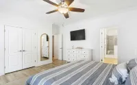 The Golden Gulls -Roomy 3Br/2BA, Near Shops, Food, & Beach-Golfcart Rental - 4성급