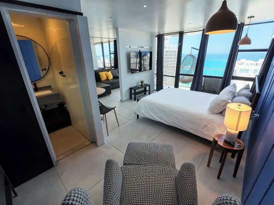 Deluxe Ocean View Studio with Free Parking & Pool