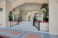 Breathtaking ocean views, resort-style pools, onsite restaurant, steps to beach. - 4-Star