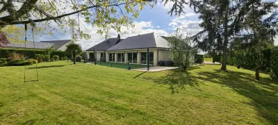 Large fully restored villa in Tours and 40 minutes from the BEAUVAL zoo Hotels in 