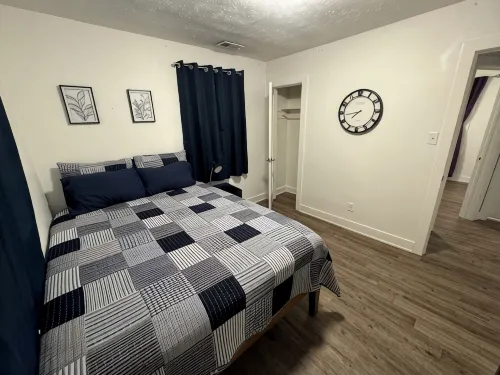 Newly renovated 2-bedroom house in lovely downtown Elizabethtown on quiet street