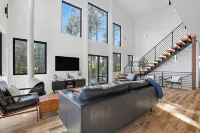 The Falcon- Breathtaking Mountain Views