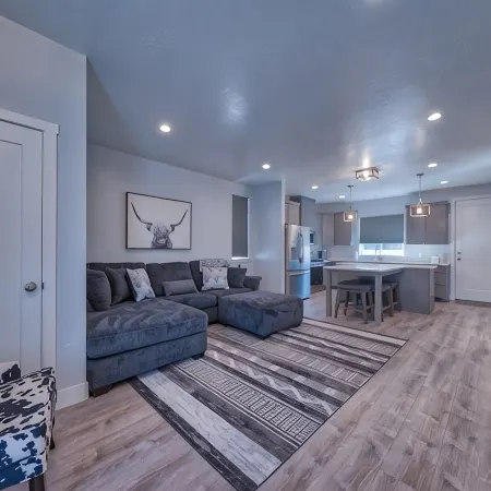 -:- Howdy Hideaway -:- Modern New Construction - 4BR+