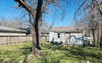 Charming. Cozy. Central Location. - Bungalows