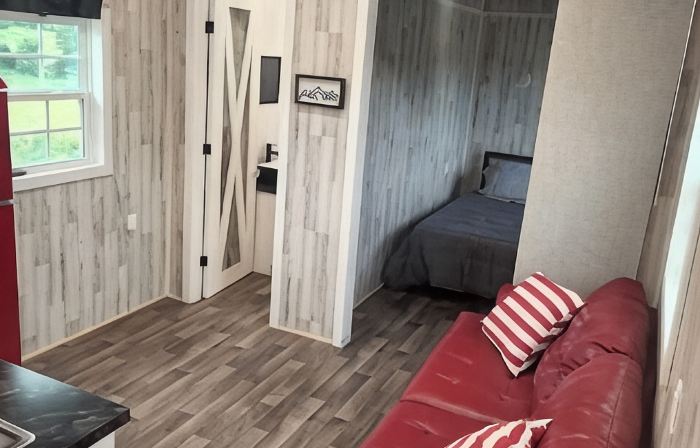 海倫小屋-全新現代迷你農舍度假屋！