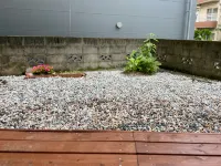 10 min walk to town and the ocean Spacious yard 鄰近金閣起雲閣的酒店