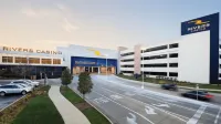 Holiday Inn Express & Suites CHICAGO O'HARE AIRPORT by IHG - parking