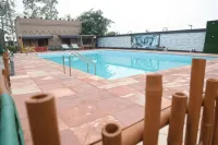 Mera Gaon Mera Desh Resort - Pools