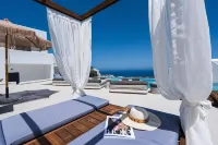 Cuore Santo Suites - parking