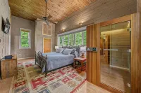 Chautauqua Farmhouse & Cabin - Sleeps 12 - Streamside Retreat - Homestays