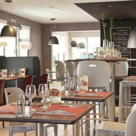 Hotel Rbx - Roubaix Centre Отели в г. Рубе