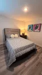 Modern Spacious Stay, Fast Wi-Fi + Workspace - 3-Star