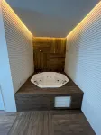 Golden Towers Hotel - Hot Tub