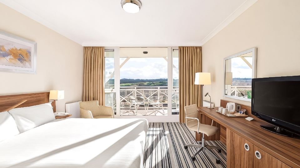 Holiday Inn LEEDS - BRIGHOUSE by IHG