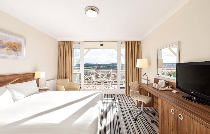 Holiday Inn LEEDS - BRIGHOUSE by IHG