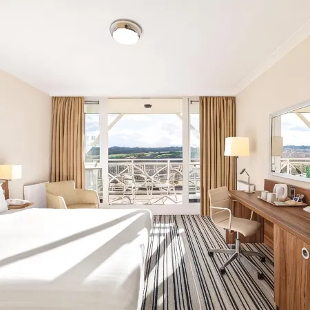 Holiday Inn LEEDS - BRIGHOUSE by IHG