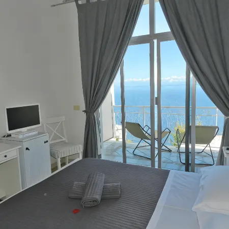 Hotel Holiday
