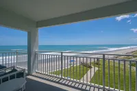 Oceanfront 2Br Condo w/ Private Balcony at Paradise Beach Club, Unit 341 - Wi-Fi