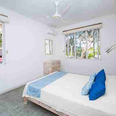 Porcelaine: Stylish apartment with seaview from its balcony Rooms