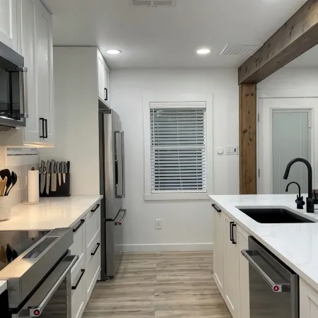 Modern Garage Apartment in the Heart of Downtown Georgetown