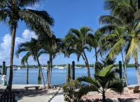 Boot Key Harbor Retreat Penthouse - Marathon, FL - Homestays