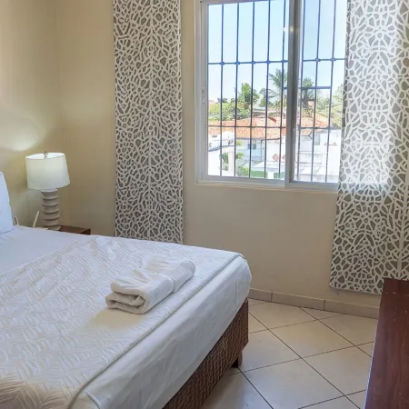 Luxury Beachside Apartment with Rooftop Terrace & Private Jacuzzi – Sleeps 6