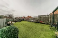 Lovely Large St Annes Maisonette with Roof Garden - Apartment