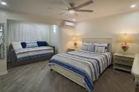 Oceanfront Cowpet Bay Condo Beach, Pool & Generator - Wifi
