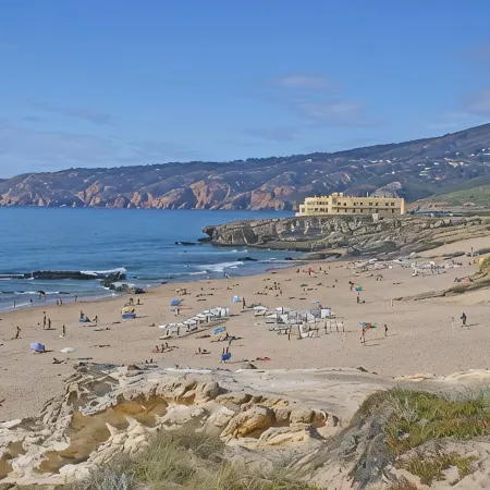 450 meters to the beach, Private gardens,Praia das Maçãs