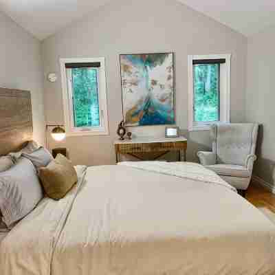 Forest Guest Suite Near Picton Centre (Pet-Friendly &Hot Tub &Park Pass) Rooms