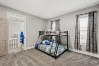 LOCATION! Walkable to inclines & stunning views - Bungalows
