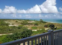 Beautiful Ocean View 3 Bedroom Condo on the Beach - Wifi