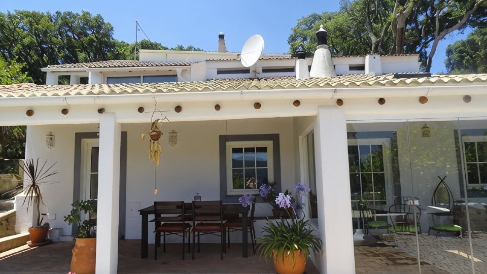 In Portugal, Algarve, large villa in Monchique, swimming pool, sauna, Jacuzzi