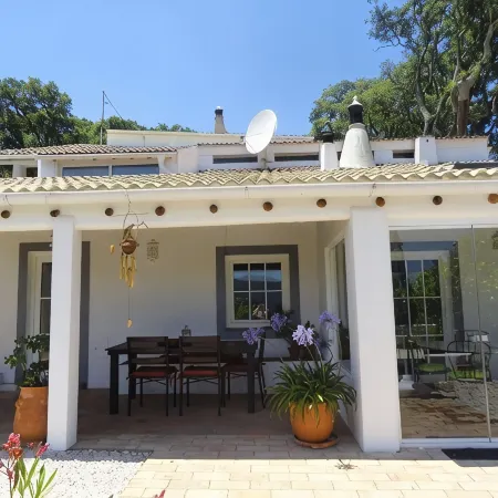 In Portugal, Algarve, large villa in Monchique, swimming pool, sauna, Jacuzzi