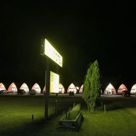 The Little Chalet Motel