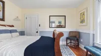 Historic Home w/ Sauna, HotTub, Speakeasy & Game Room - Wifi