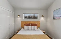 Cozy Bluff Getaway  with Hot Tub - 4 ดาว