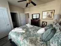 Pet Friendly Beach Front 3-Bedroom Condo Located in Pointe West, Galveston, TX. - Jacuzzi