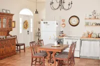 Rustic French Country Charm 1 Bed-1 Bath w/Washer & Dryer in New Market, VA! - 3-Sterne
