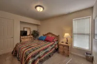 Moab Rim Village - Perfect Location - New Hot Tub! - プライペートプール