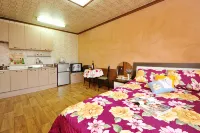 Yeongju Buseoksa Maple Pension - Homestays