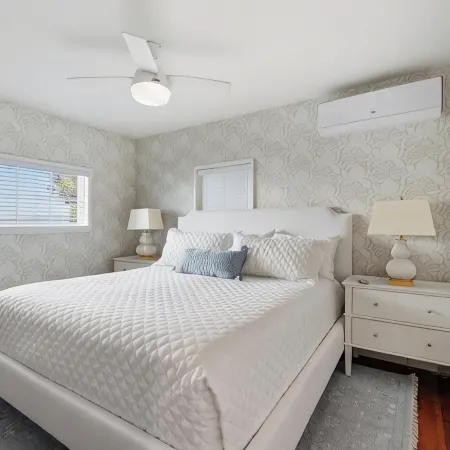 Downtown 2nd Floor Apartment with Dramatic Lake Views.