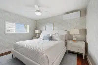 Downtown 2nd Floor Apartment with Dramatic Lake Views.